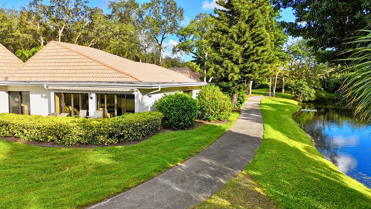 Active With Contract: $600,000 (2 beds, 2 baths, 1450 Square Feet)