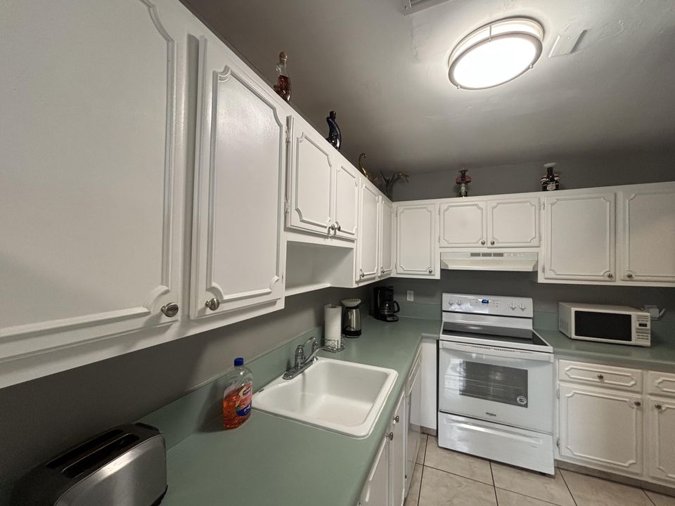 For Rent: $1,950 (2 beds, 2 baths, 1167 Square Feet)