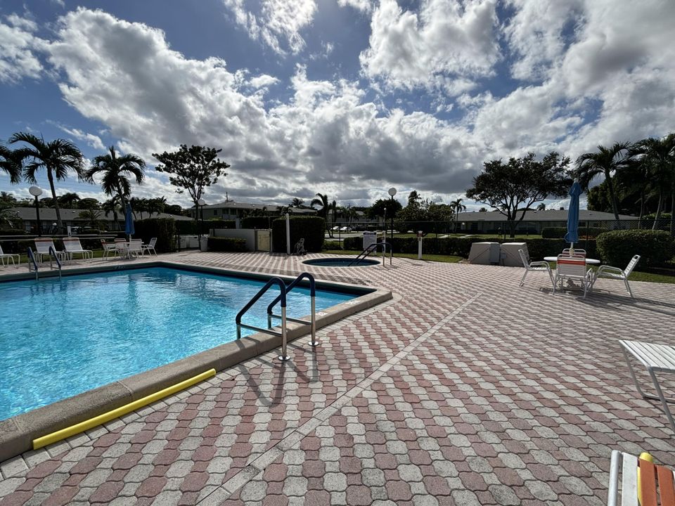 For Rent: $1,950 (2 beds, 2 baths, 1167 Square Feet)