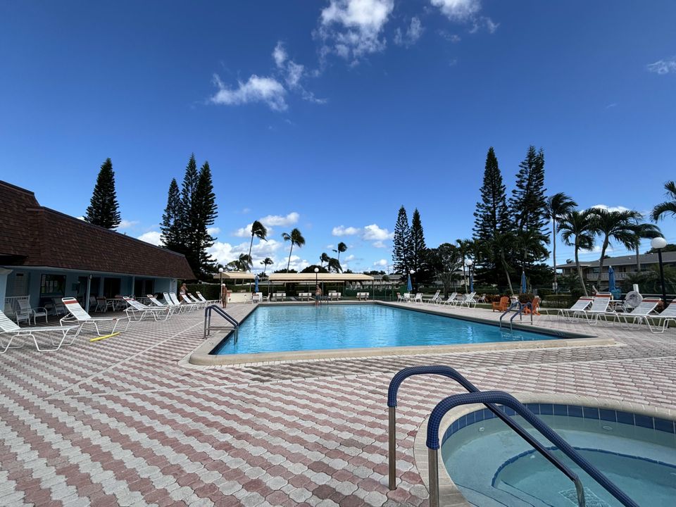 For Rent: $1,950 (2 beds, 2 baths, 1167 Square Feet)