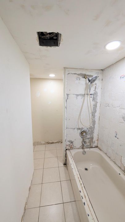 待售: $120,000 (1 贝兹, 1 浴室, 850 平方英尺)