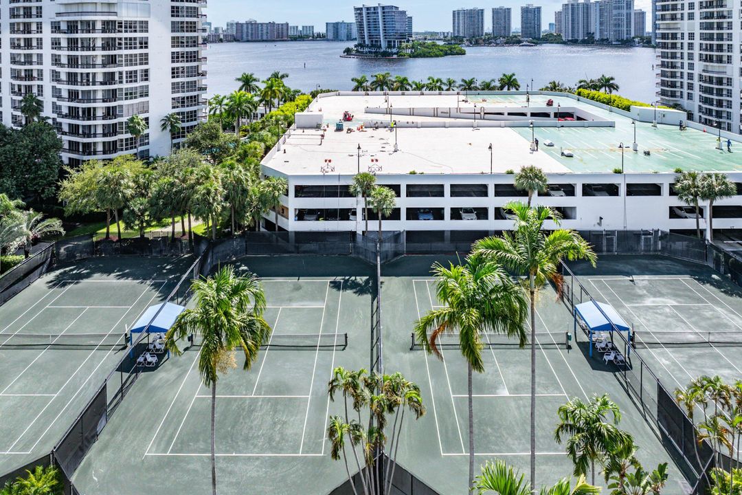 For Sale: $799,999 (2 beds, 2 baths, 1425 Square Feet)