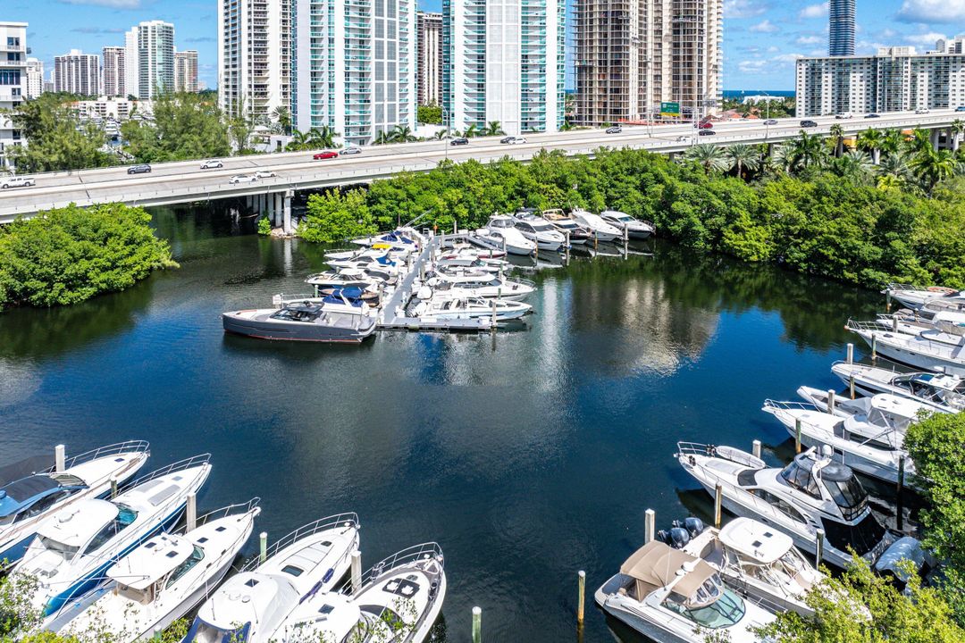 For Sale: $799,999 (2 beds, 2 baths, 1425 Square Feet)