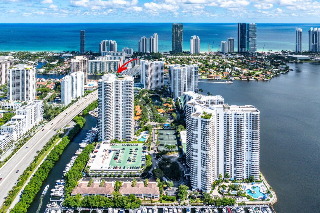 For Sale: $799,999 (2 beds, 2 baths, 1425 Square Feet)