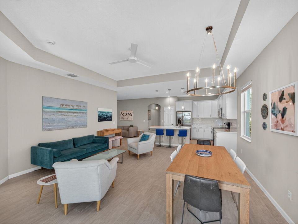 For Sale: $379,000 (2 beds, 2 baths, 1616 Square Feet)