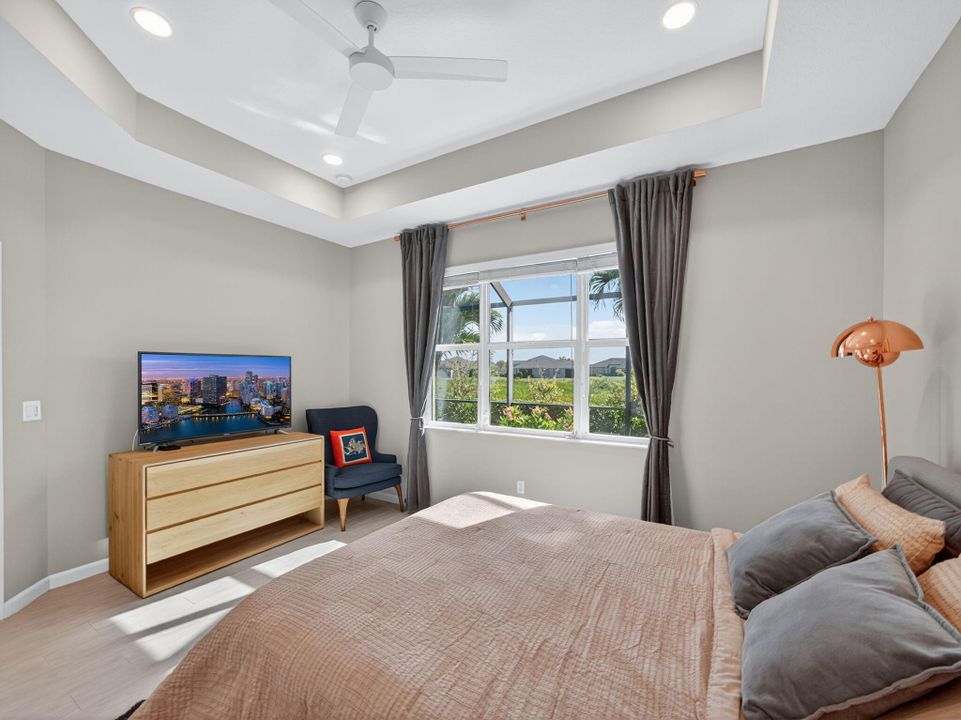 For Sale: $379,000 (2 beds, 2 baths, 1616 Square Feet)