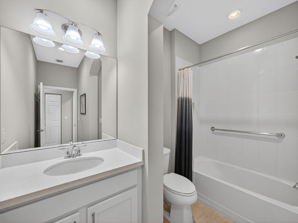 For Sale: $379,000 (2 beds, 2 baths, 1616 Square Feet)