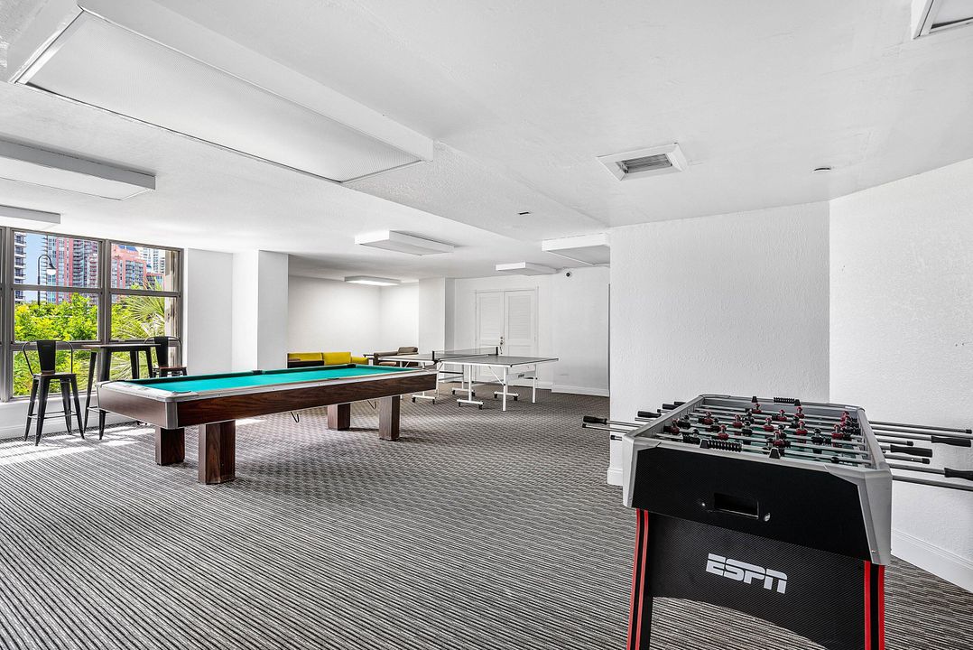 For Sale: $799,999 (2 beds, 2 baths, 1425 Square Feet)