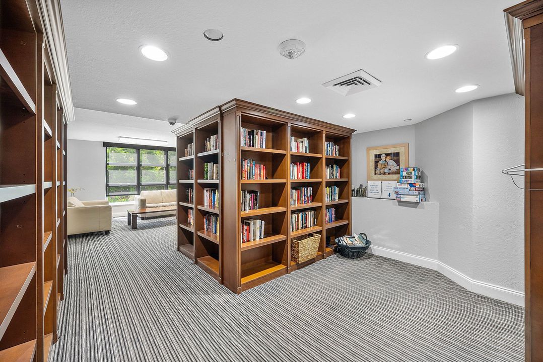 For Sale: $799,999 (2 beds, 2 baths, 1425 Square Feet)