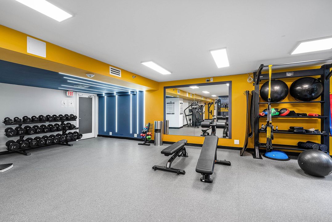 For Sale: $799,999 (2 beds, 2 baths, 1425 Square Feet)