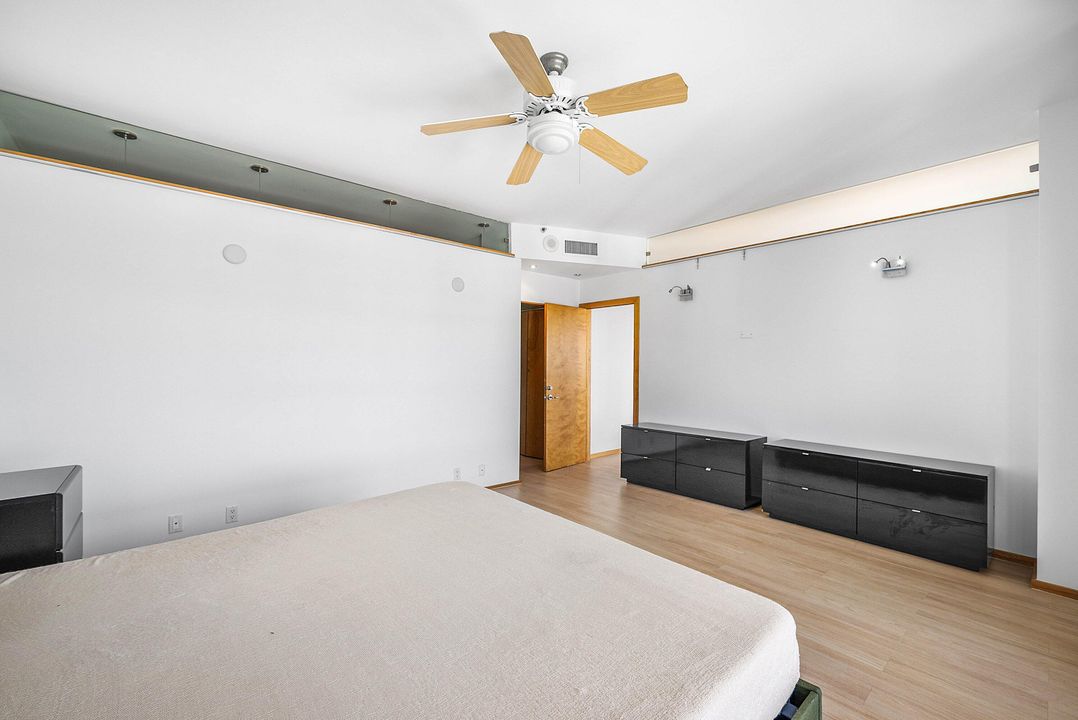 For Sale: $799,999 (2 beds, 2 baths, 1425 Square Feet)