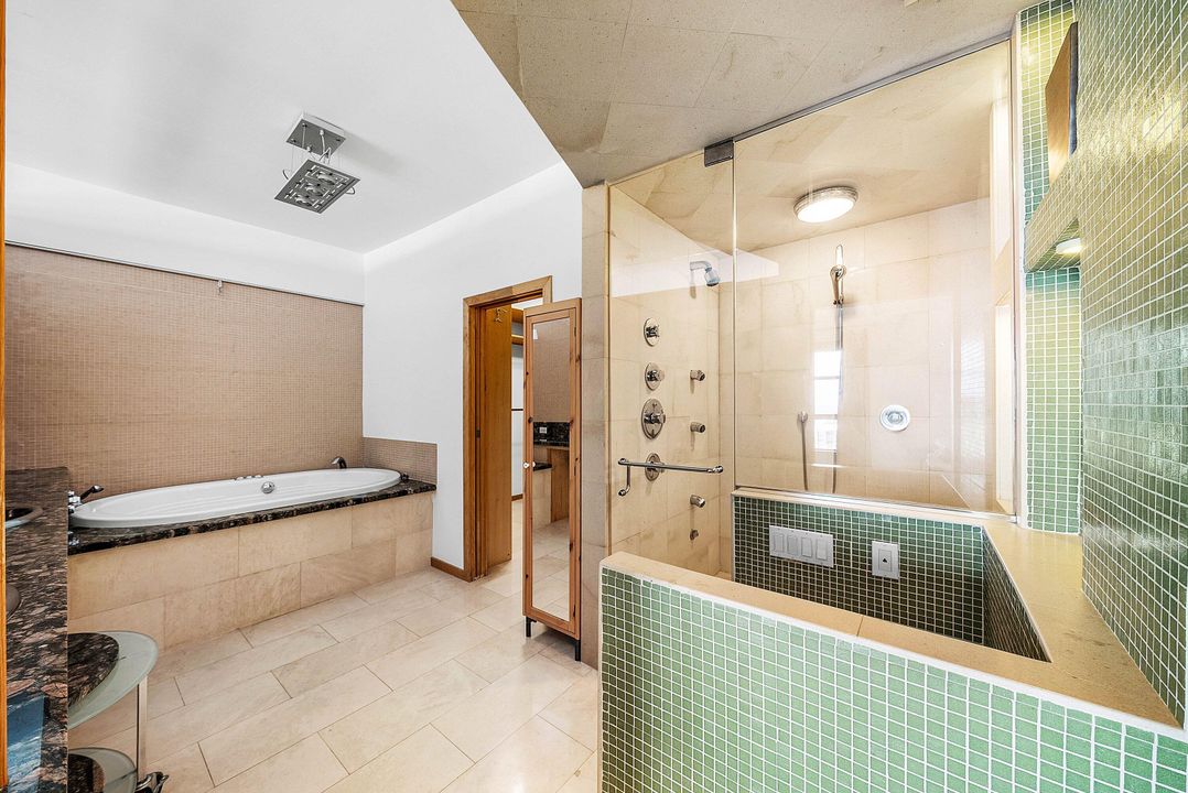 For Sale: $799,999 (2 beds, 2 baths, 1425 Square Feet)