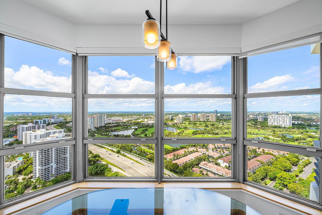 For Sale: $799,999 (2 beds, 2 baths, 1425 Square Feet)