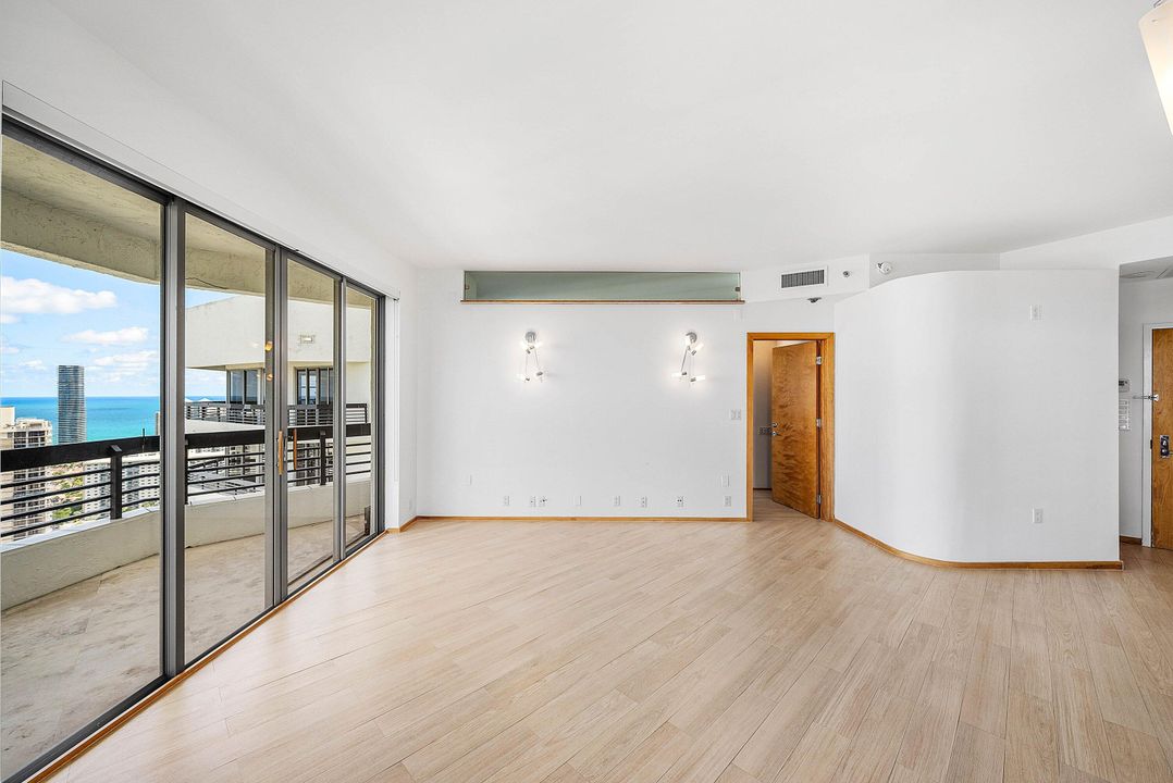 For Sale: $799,999 (2 beds, 2 baths, 1425 Square Feet)