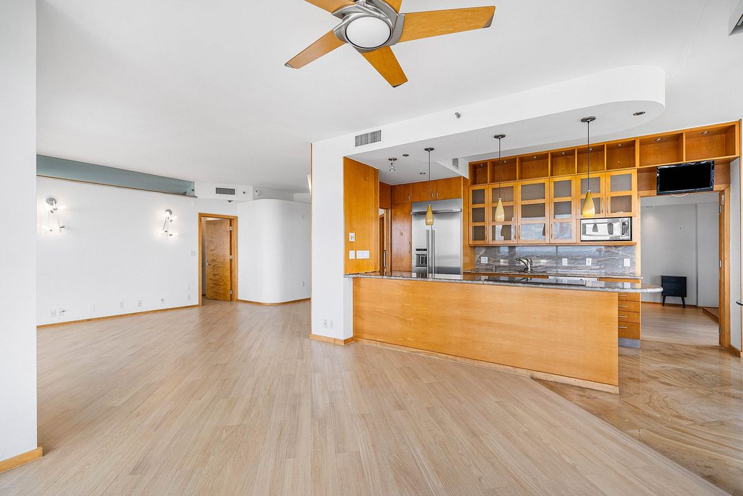 For Sale: $799,999 (2 beds, 2 baths, 1425 Square Feet)