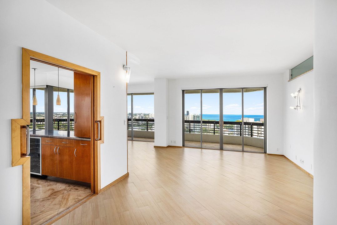 For Sale: $799,999 (2 beds, 2 baths, 1425 Square Feet)