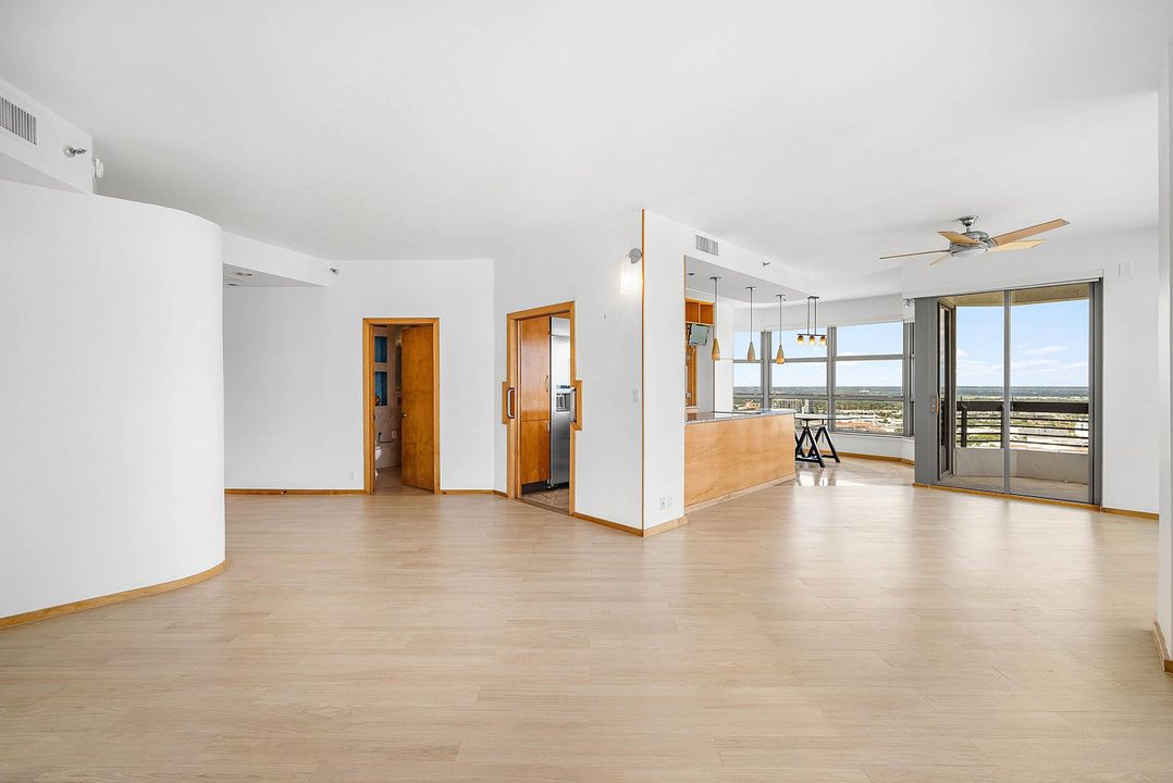 For Sale: $799,999 (2 beds, 2 baths, 1425 Square Feet)