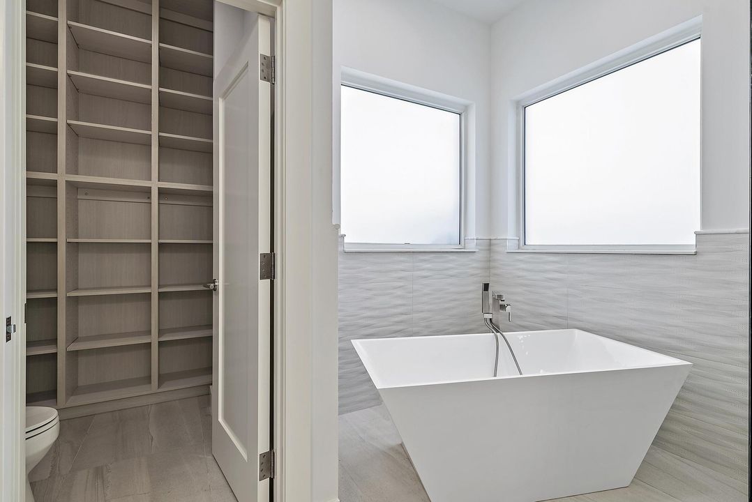 En Venta: $1,285,000 (3 camas, 3 baños, 3122 Pies cuadrados)