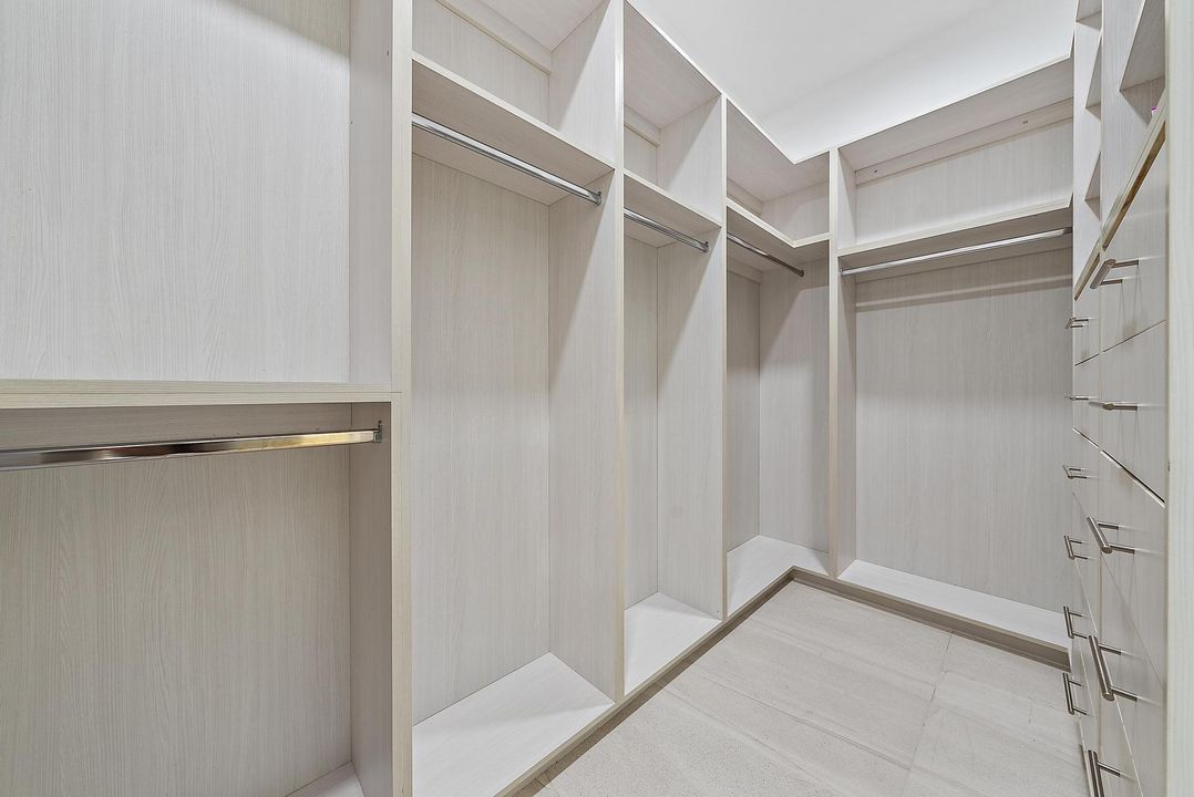 En Venta: $1,285,000 (3 camas, 3 baños, 3122 Pies cuadrados)