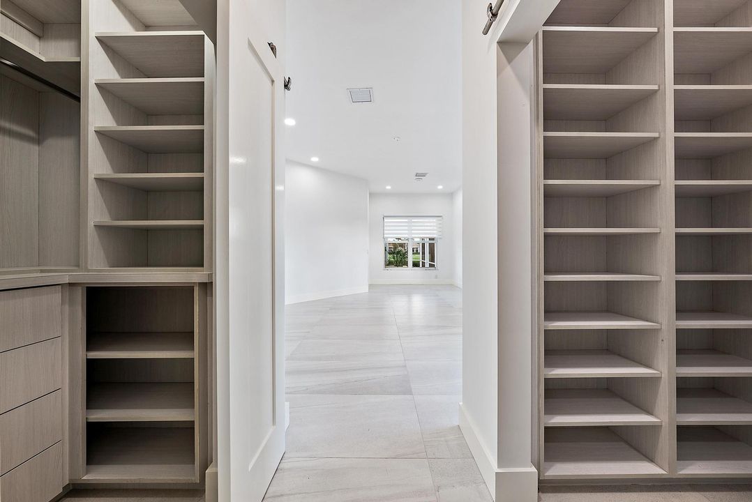 En Venta: $1,285,000 (3 camas, 3 baños, 3122 Pies cuadrados)