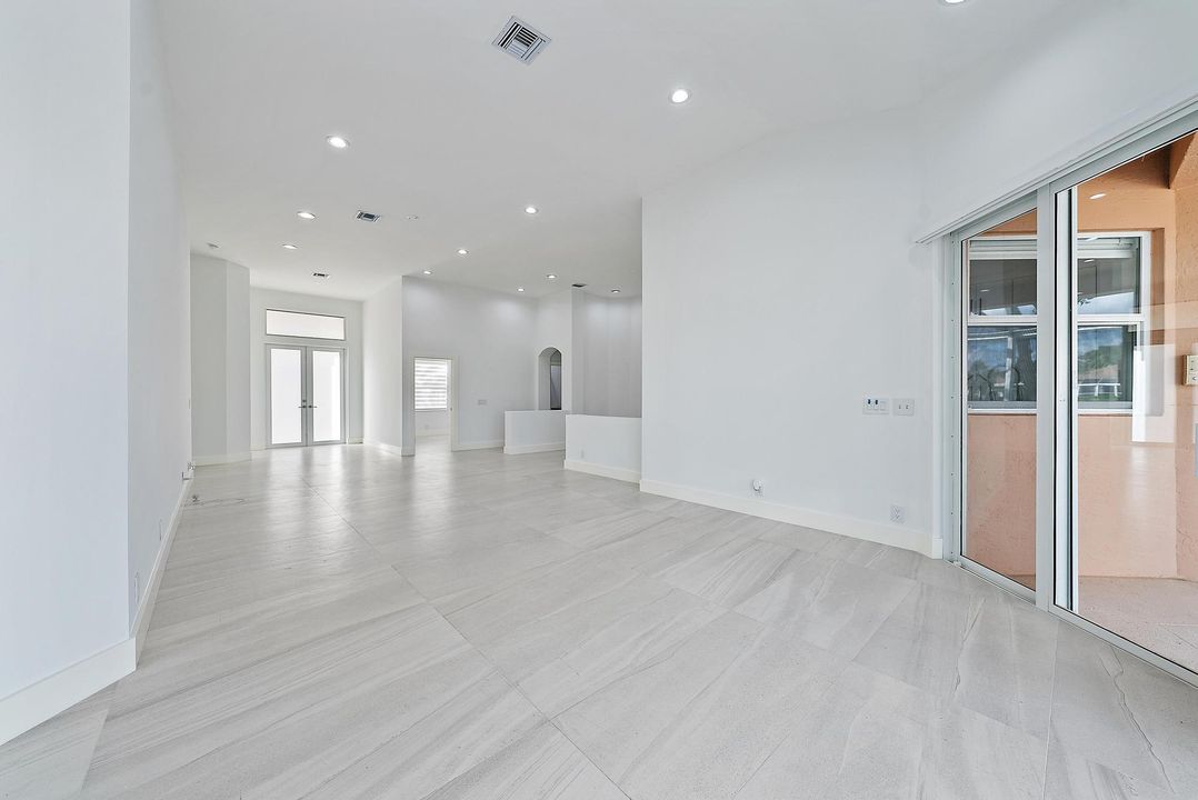 En Venta: $1,285,000 (3 camas, 3 baños, 3122 Pies cuadrados)