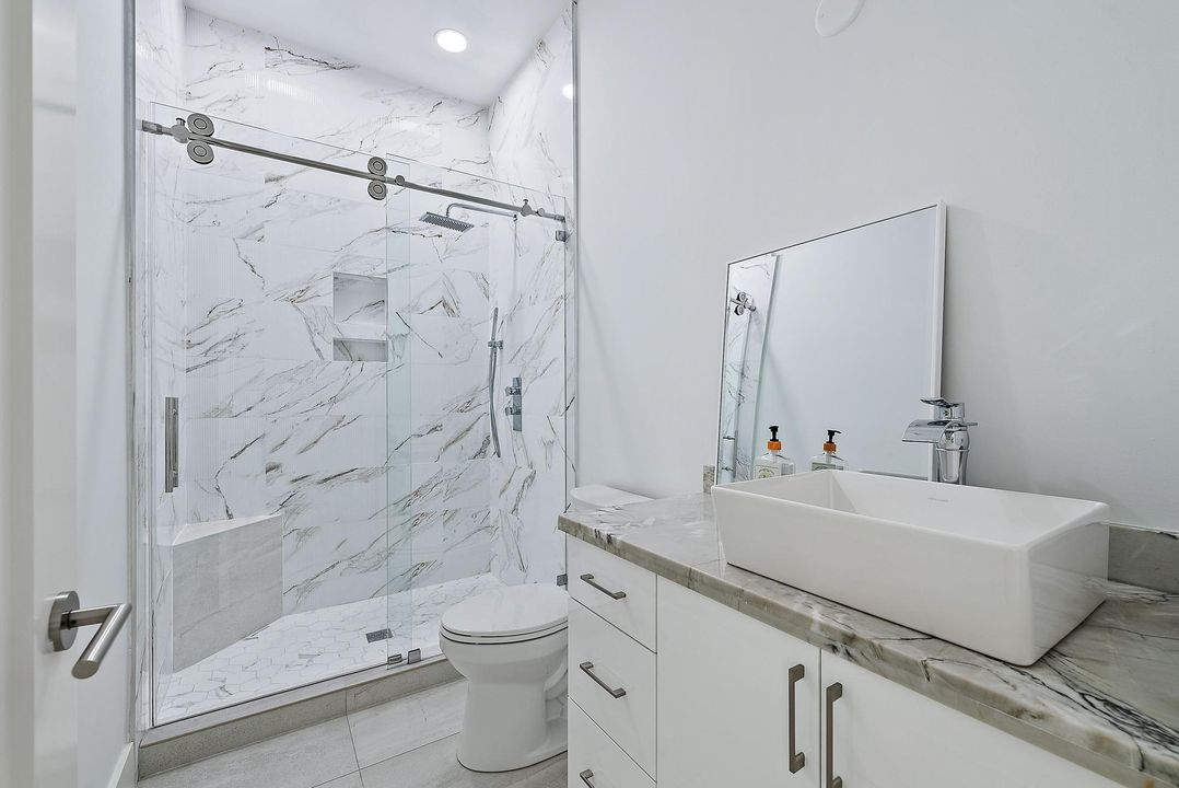 En Venta: $1,285,000 (3 camas, 3 baños, 3122 Pies cuadrados)