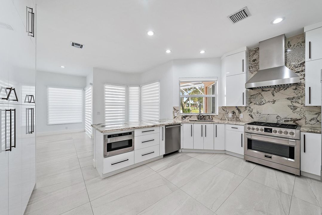 En Venta: $1,285,000 (3 camas, 3 baños, 3122 Pies cuadrados)