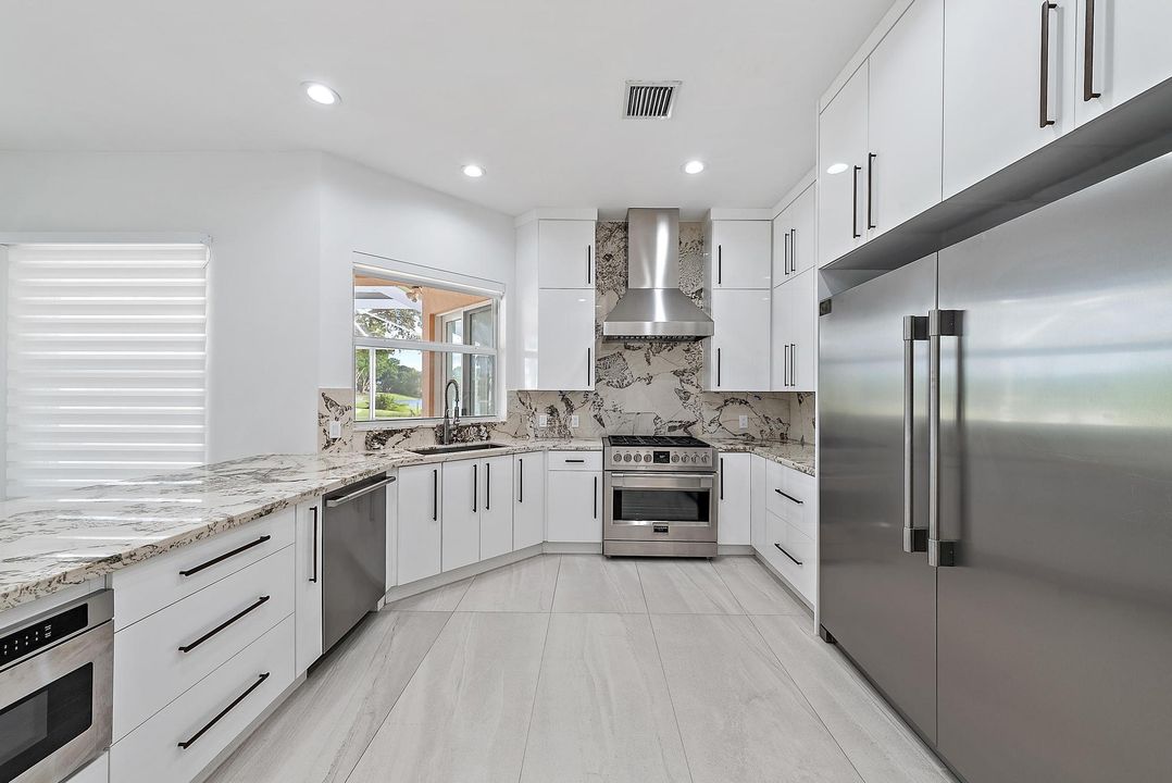 En Venta: $1,285,000 (3 camas, 3 baños, 3122 Pies cuadrados)