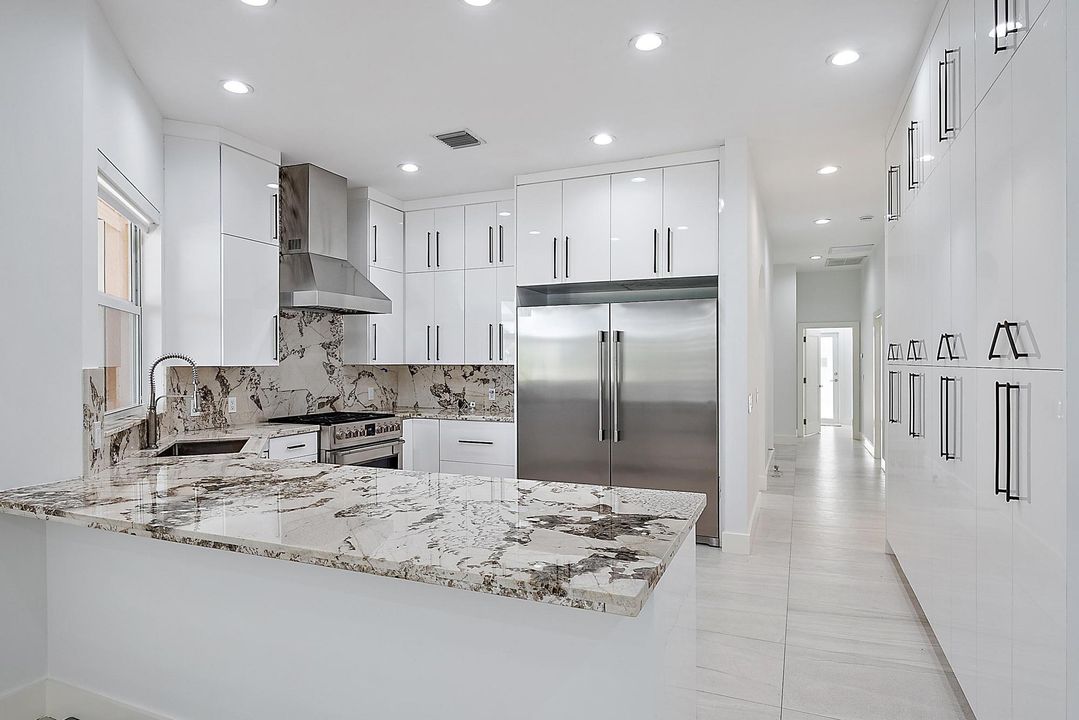 En Venta: $1,285,000 (3 camas, 3 baños, 3122 Pies cuadrados)