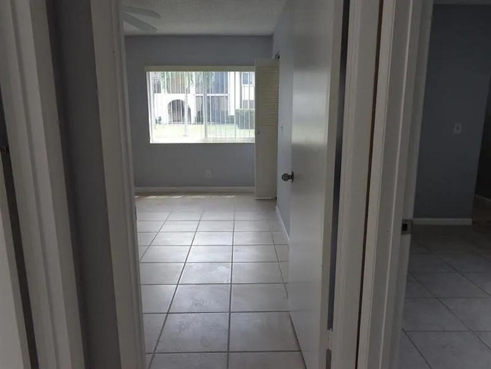 出租: $1,500 (2 贝兹, 1 浴室, 935 平方英尺)