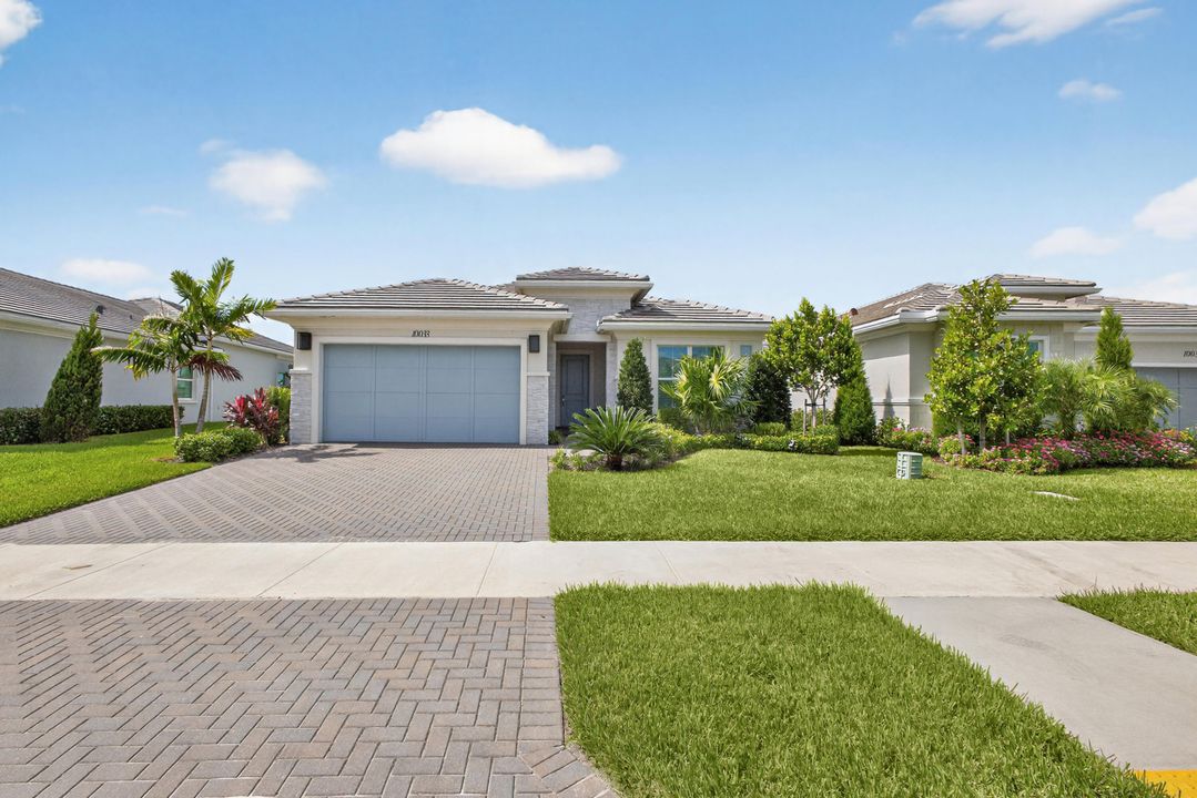 For Sale: $1,300,000 (3 beds, 2 baths, 2409 Square Feet)