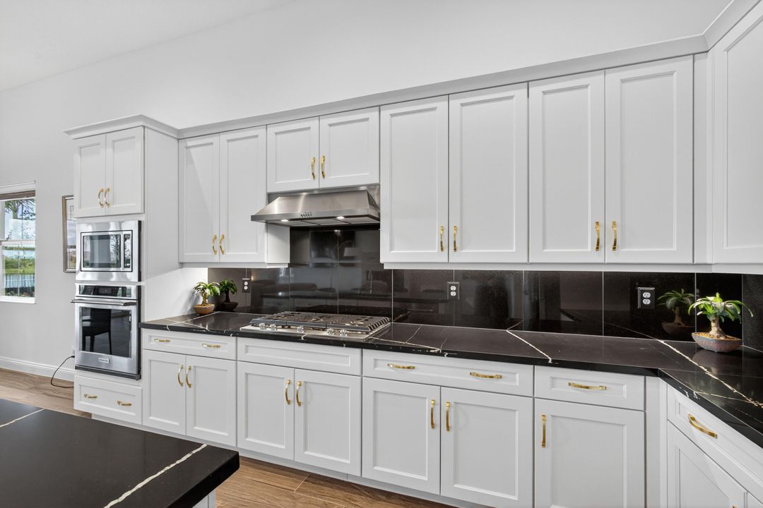 For Sale: $1,300,000 (3 beds, 2 baths, 2409 Square Feet)