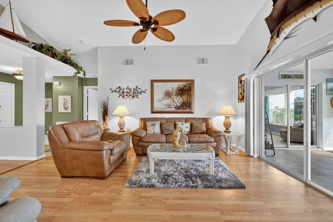 На продажу: $165,000 (2 спален, 2 ванн, 1530 Квадратных фут)