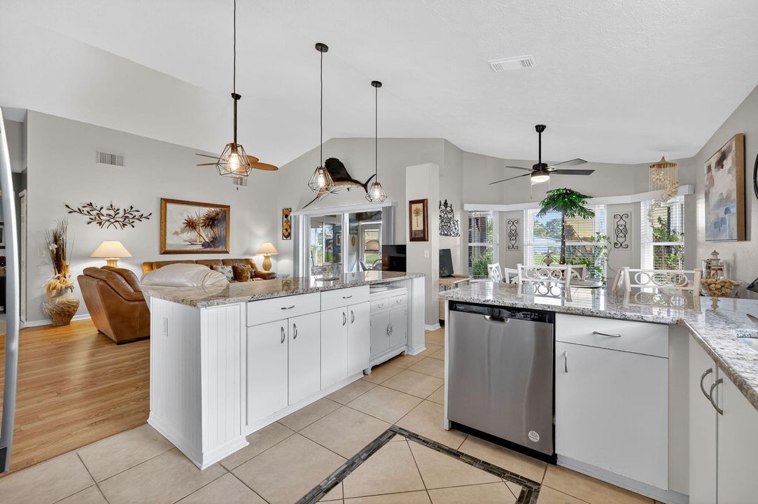 На продажу: $165,000 (2 спален, 2 ванн, 1530 Квадратных фут)