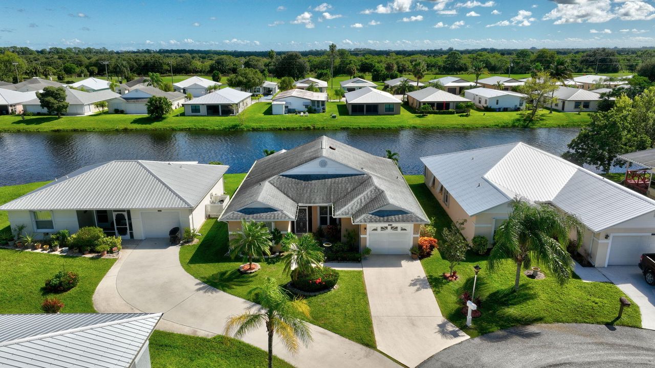 На продажу: $165,000 (2 спален, 2 ванн, 1530 Квадратных фут)