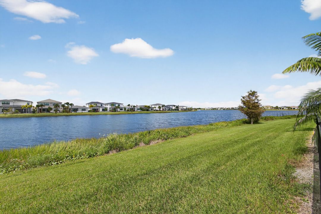 For Sale: $1,300,000 (3 beds, 2 baths, 2409 Square Feet)