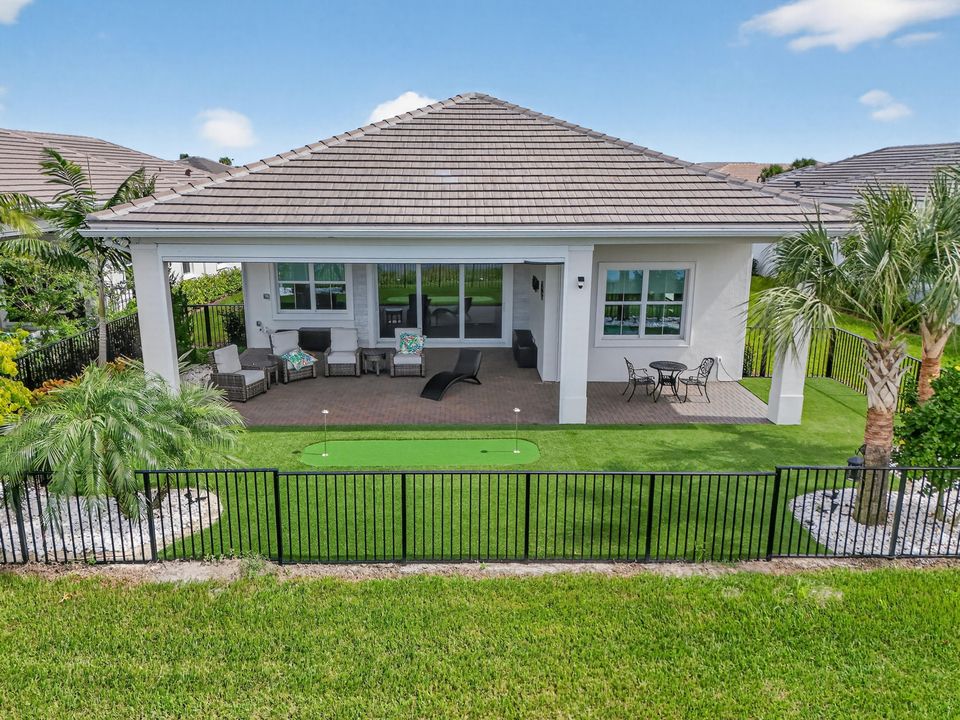 For Sale: $1,300,000 (3 beds, 2 baths, 2409 Square Feet)