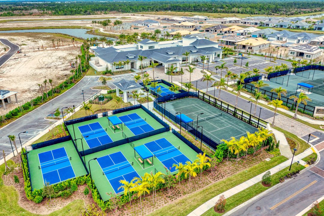 For Sale: $995,000 (3 beds, 3 baths, 2574 Square Feet)