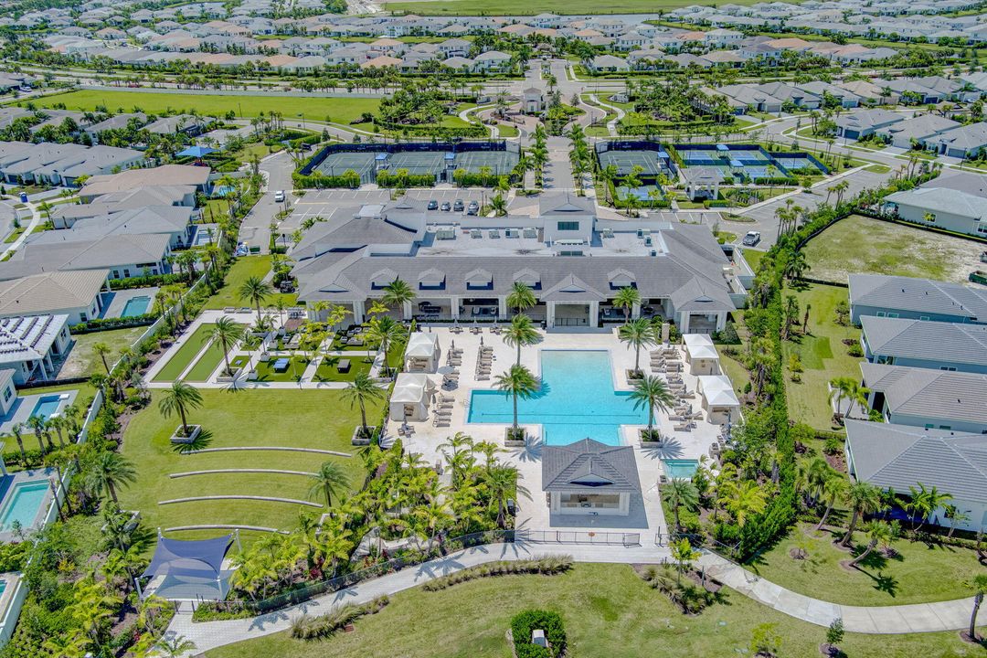 For Sale: $995,000 (3 beds, 3 baths, 2574 Square Feet)