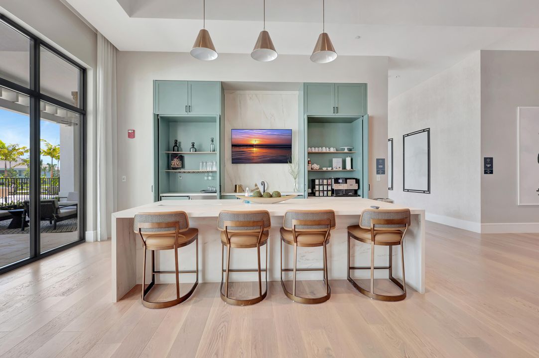 For Sale: $995,000 (3 beds, 3 baths, 2574 Square Feet)