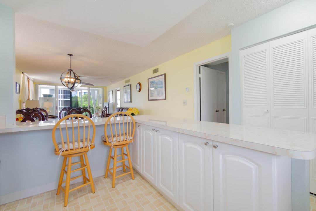 For Rent: $2,500 (2 beds, 2 baths, 963 Square Feet)