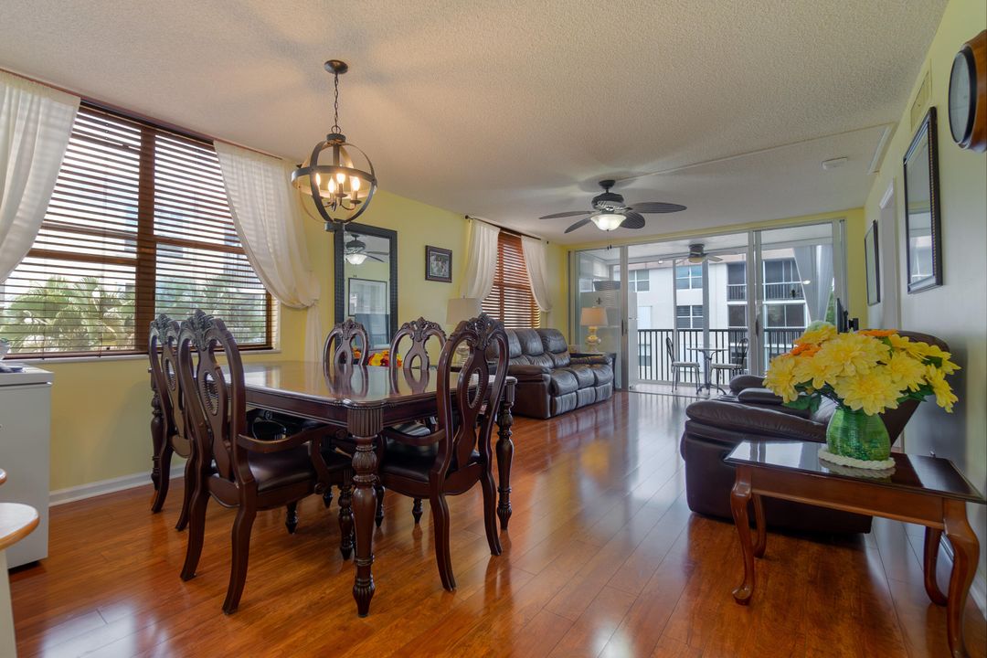 For Rent: $2,500 (2 beds, 2 baths, 963 Square Feet)