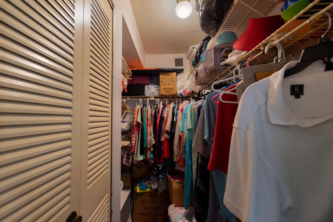 For Rent: $2,500 (2 beds, 2 baths, 963 Square Feet)