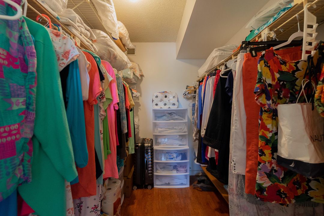 For Rent: $2,500 (2 beds, 2 baths, 963 Square Feet)