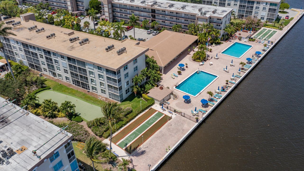 For Rent: $2,500 (2 beds, 2 baths, 963 Square Feet)