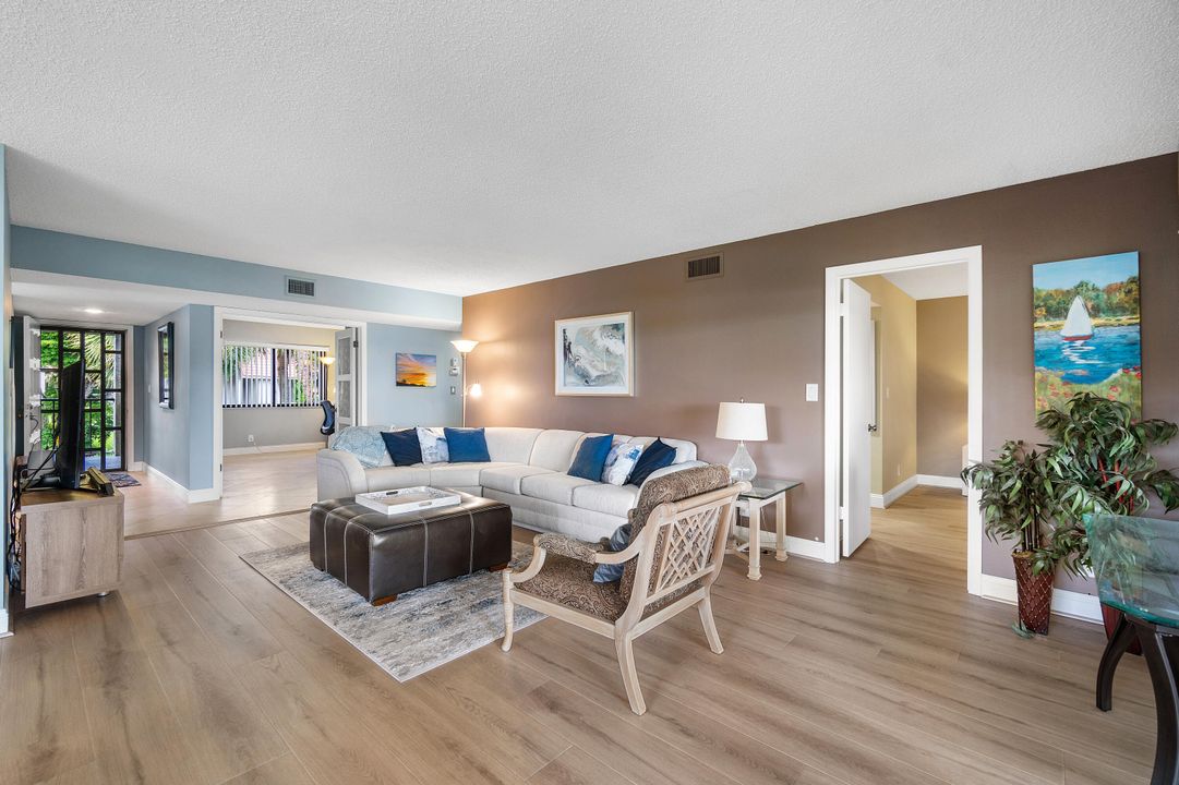 Active With Contract: $300,000 (3 beds, 2 baths, 1426 Square Feet)