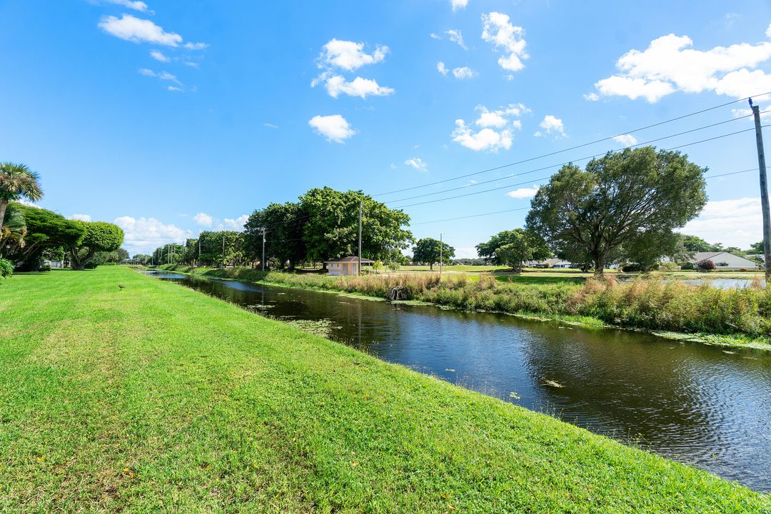 Active With Contract: $300,000 (3 beds, 2 baths, 1426 Square Feet)