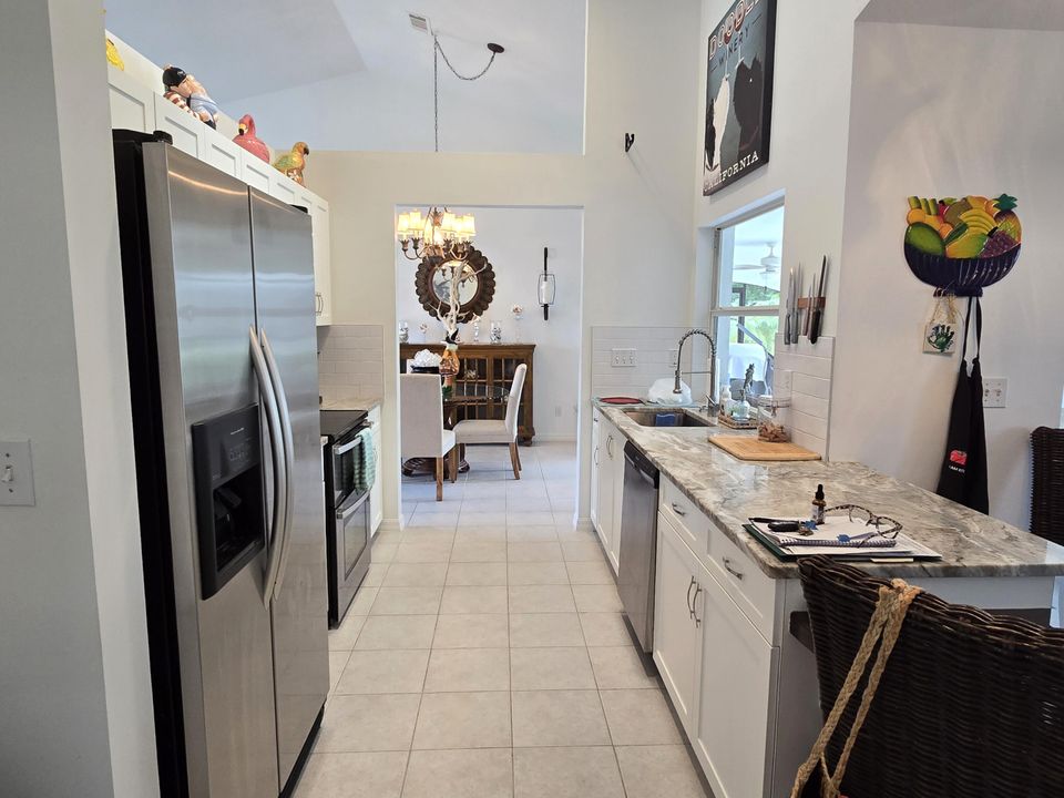 合同活跃: $485,000 (3 贝兹, 2 浴室, 1738 平方英尺)