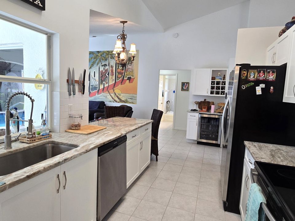 合同活跃: $485,000 (3 贝兹, 2 浴室, 1738 平方英尺)