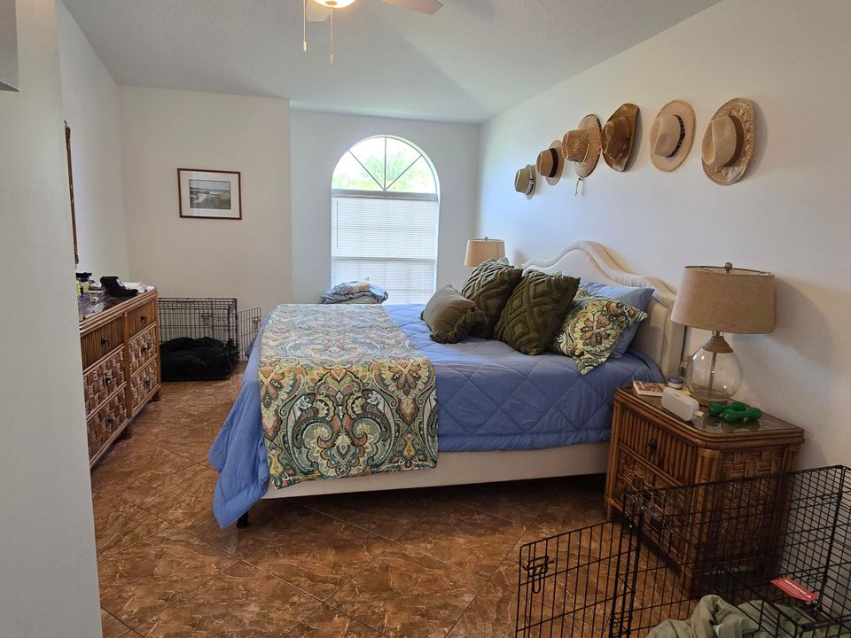 合同活跃: $485,000 (3 贝兹, 2 浴室, 1738 平方英尺)